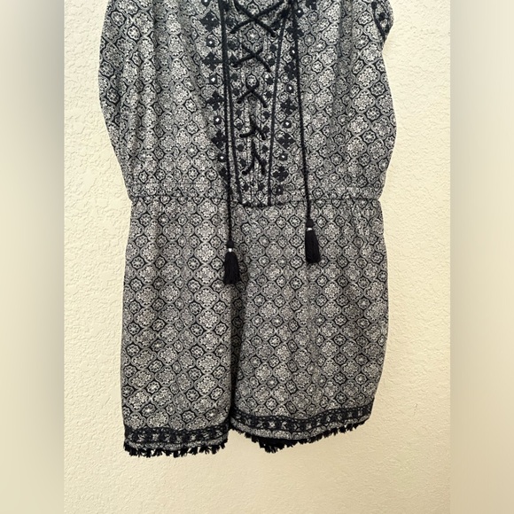 American Eagle Fringe Black White Embroidered Boho Romper Sz M Spaghetti Strap - Picture 3 of 12